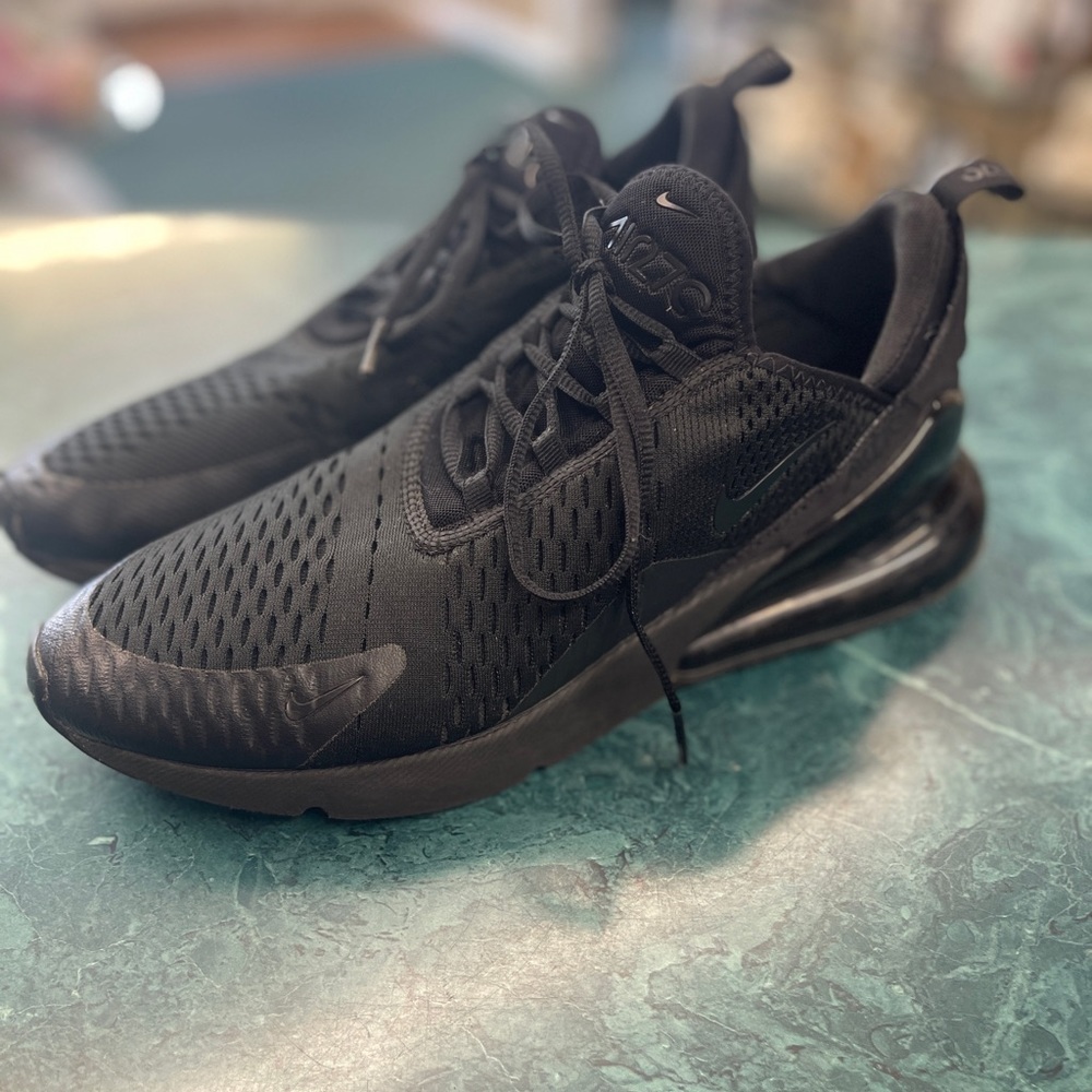 Nike 270